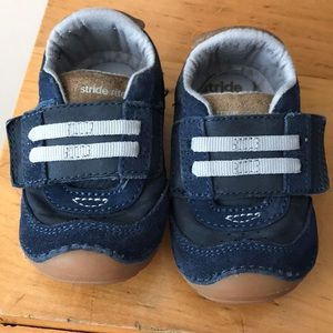 Boys Size 4 Stride Rite Sneakers